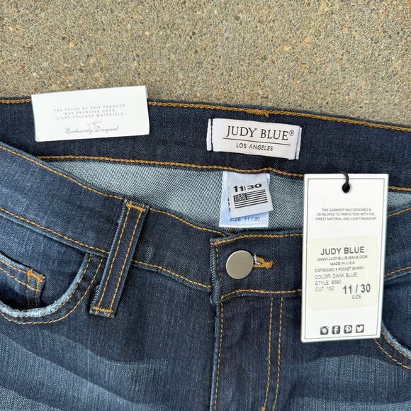 Judy Blue Handsand Dark Blue Rayon Skinny Jeans 8390 NWT Size 11/30 - Picture 3 of 9